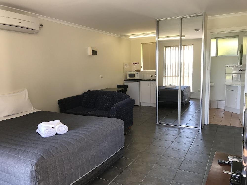 Robetown Motor Inn & Apartments Extérieur photo